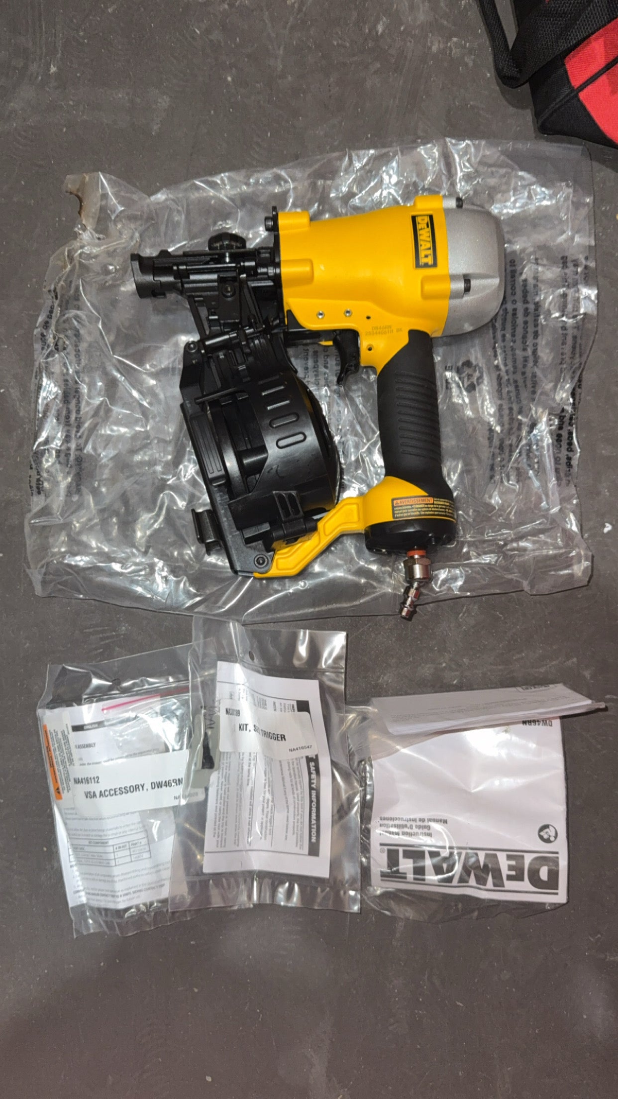 DeWalt 15• Coil Roofing Nailer