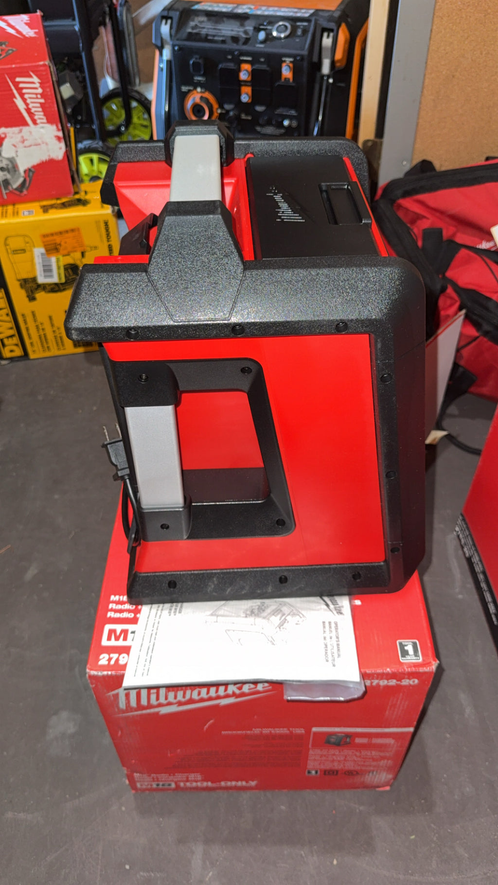M18 Milwaukee Radio + Charger (Tool Only)