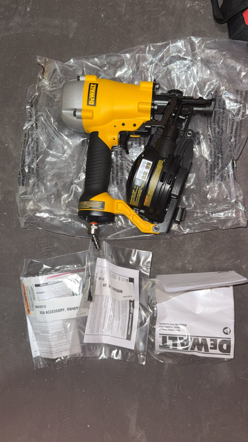 DeWalt 15• Coil Roofing Nailer