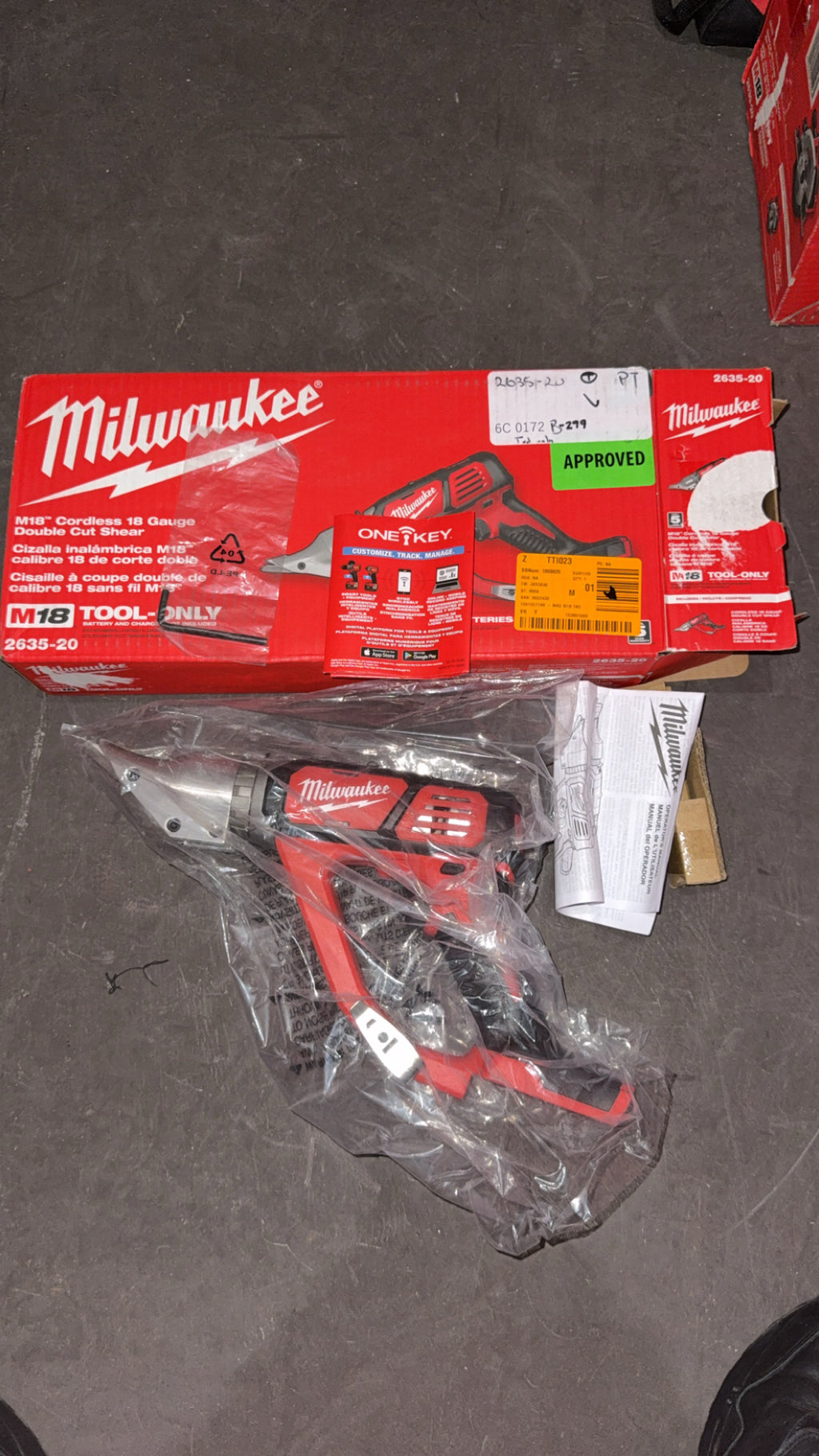 Milwaukee M18 Cordless 18 Gauge Double Cut Shear