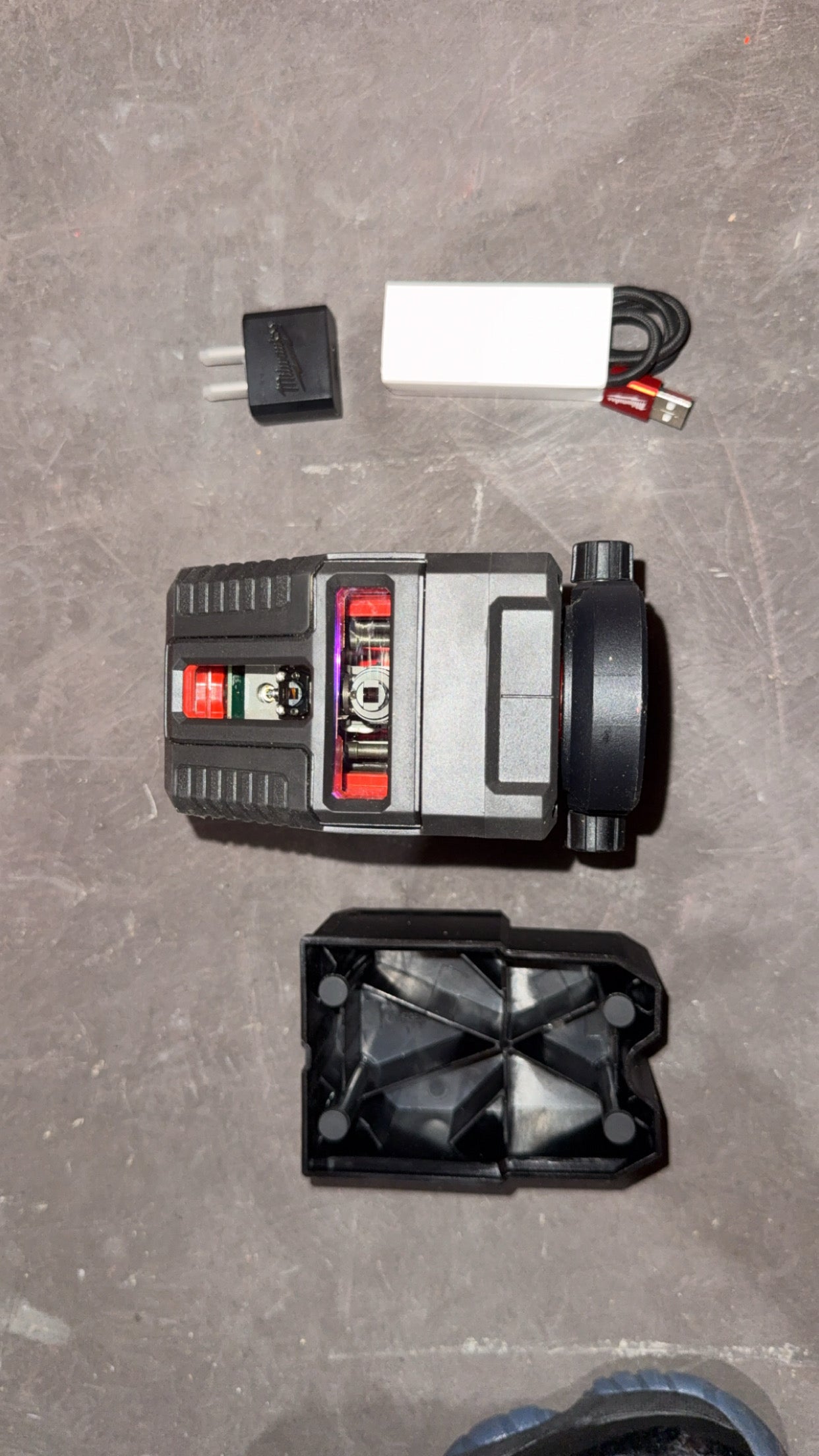 Milwaukee USB Rechargeable Green Laser Cross Line & Plumb Points