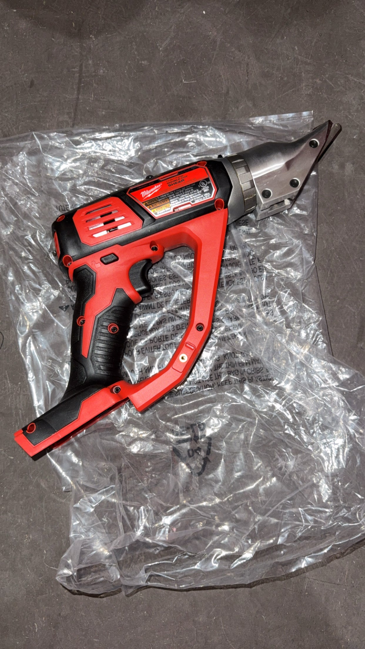 Milwaukee M18 Cordless 18 Gauge Double Cut Shear
