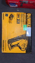 DeWalt 15 GA Angled Finish Nailer Kit
