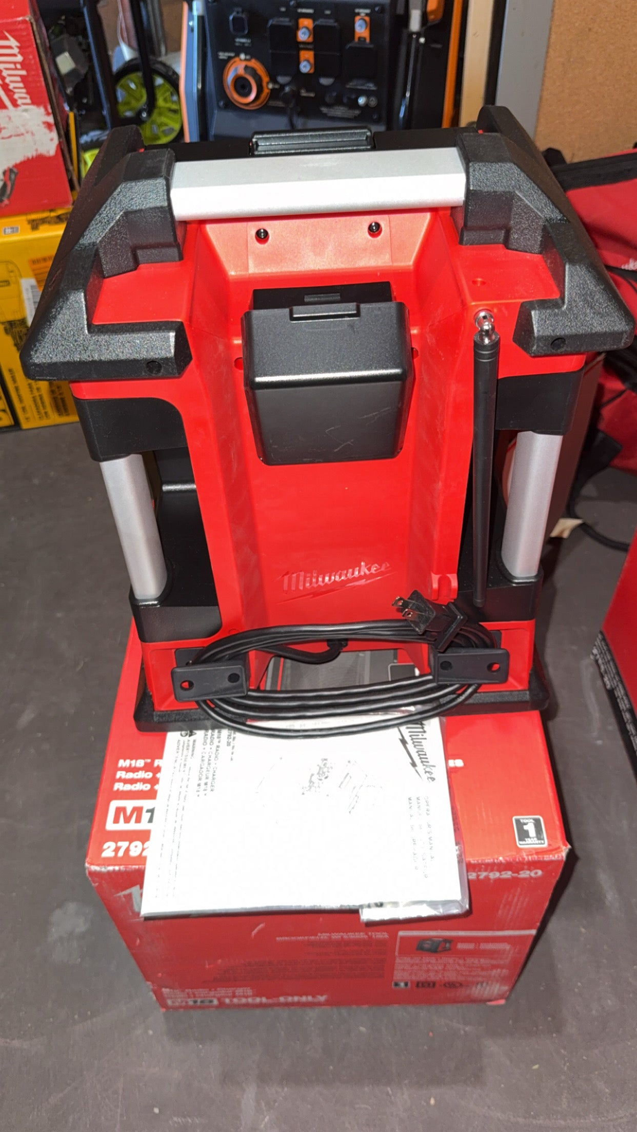 M18 Milwaukee Radio + Charger (Tool Only)