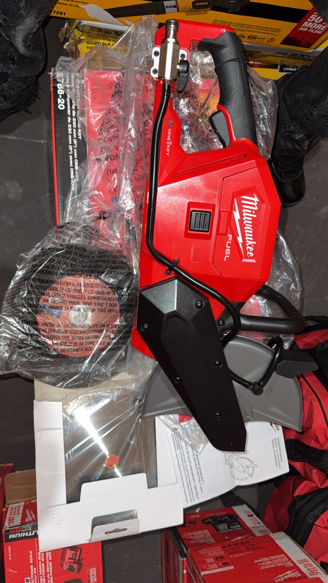 Milwaukee M18 Fuel 9” Cut Off Saw w/ One Key