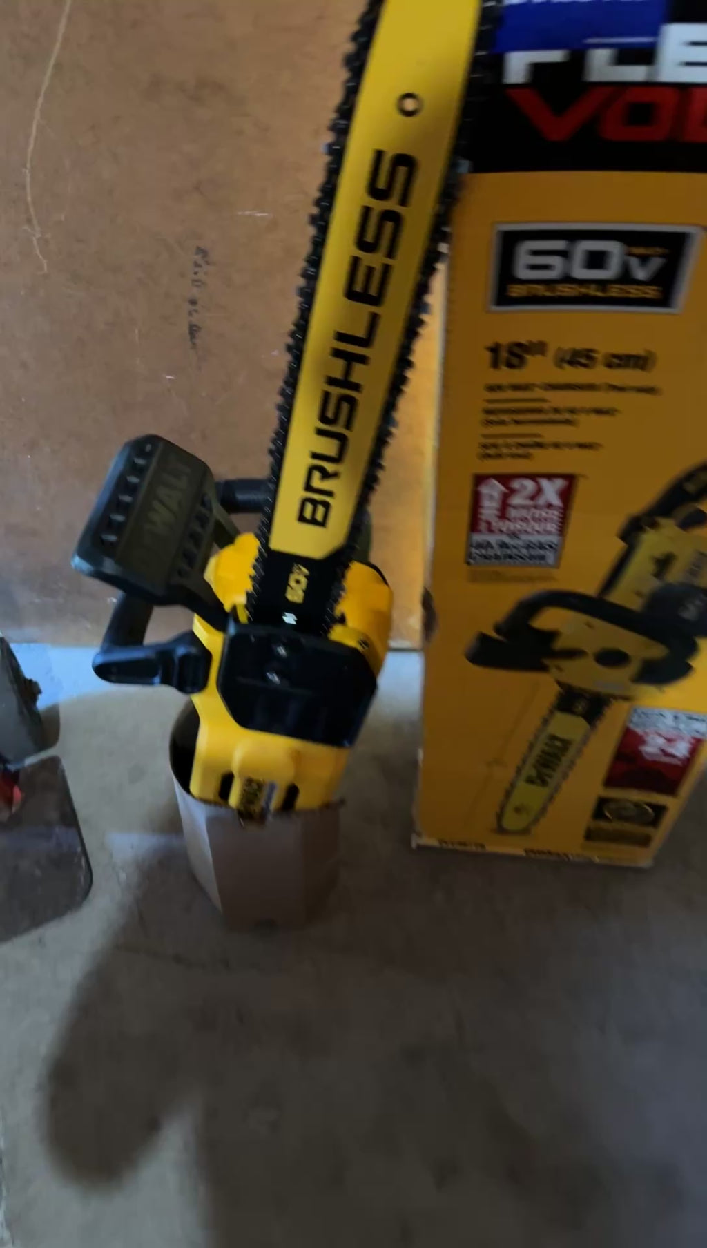 DeWalt 18” (45 cm) 60V MAX Chainsaw (Tool Only)